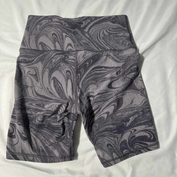 Athleta Transend 7” Shorts Dark and Light Purple Paisley Pattern Size Smll - Picture 2 of 9